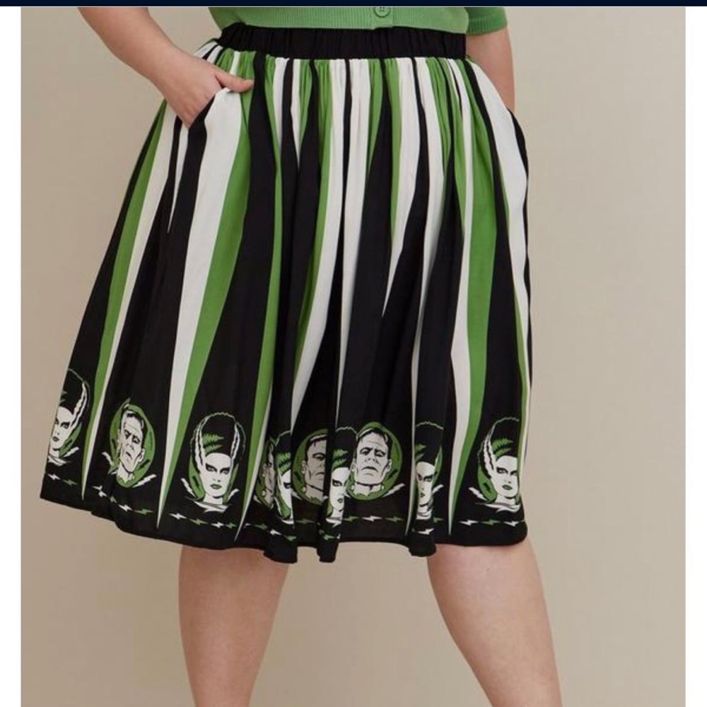 Torrid Frankenstein skirt size 00